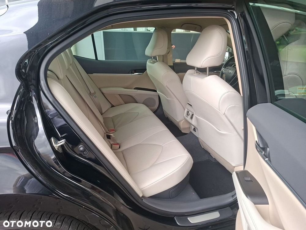 Toyota Camry - 14
