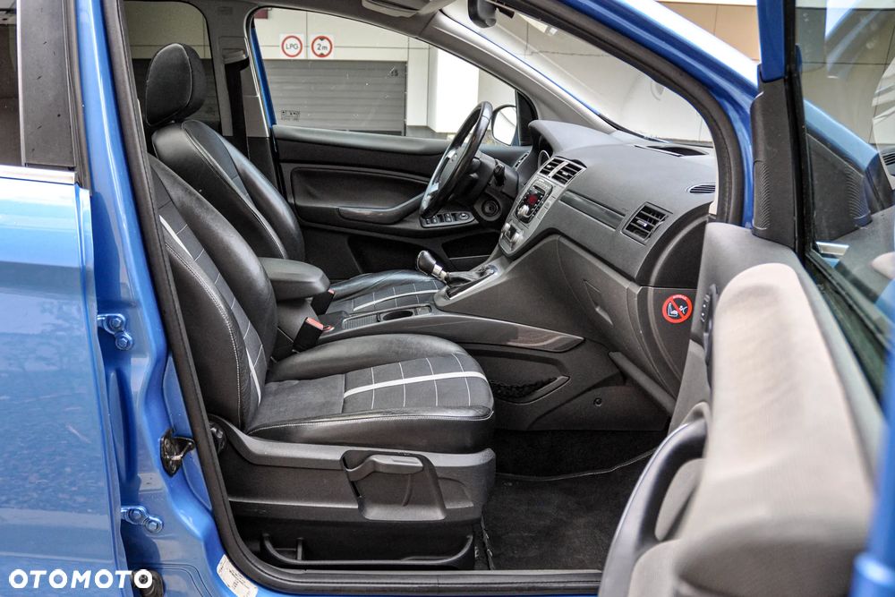 Ford Kuga - 11
