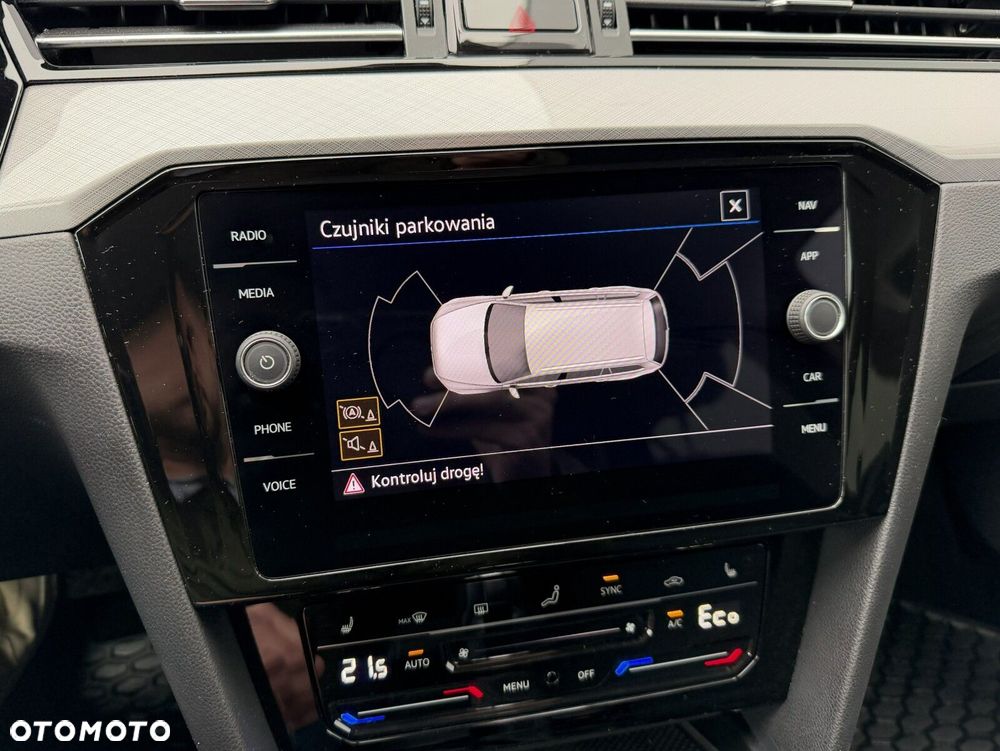 Volkswagen Passat - 38