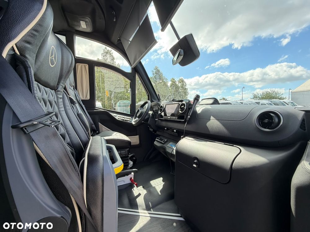 Mercedes-Benz Sprinter 519 - 17