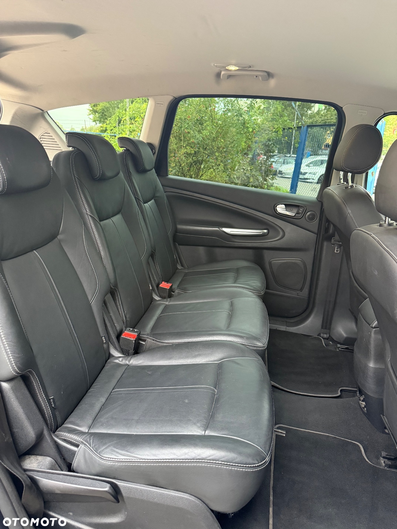 Ford S-Max - 11