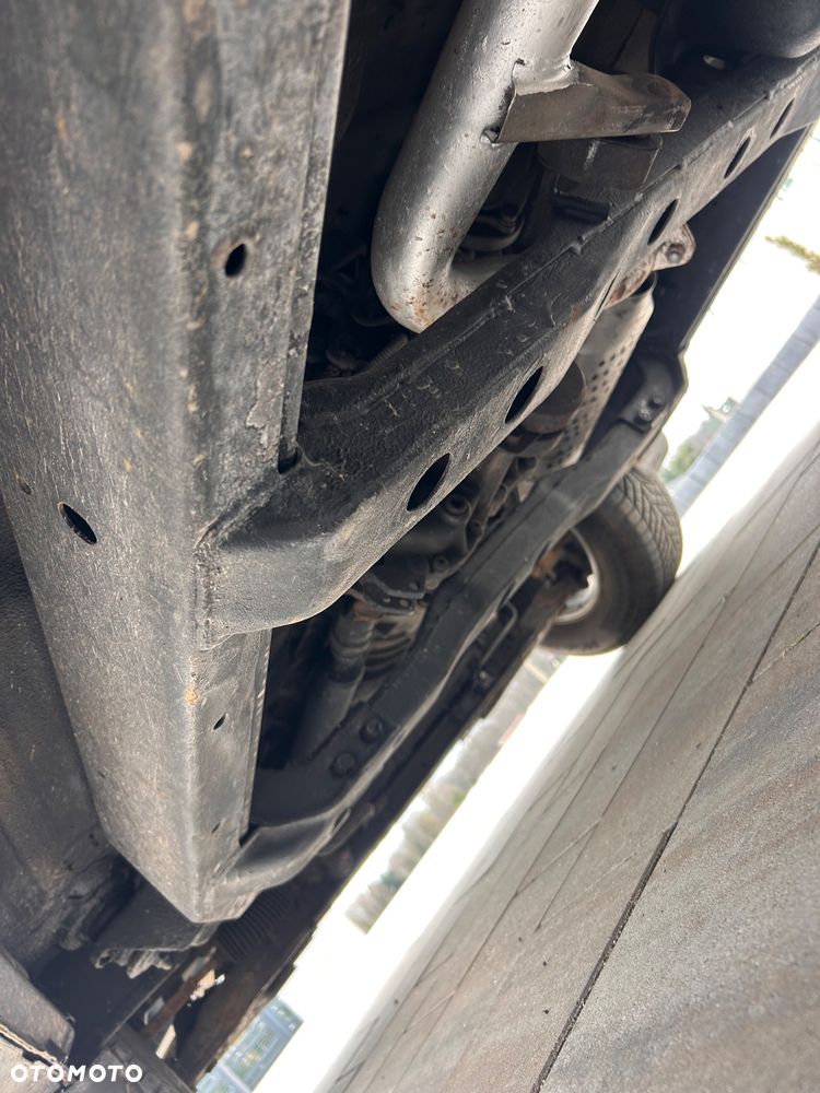 Kia Sorento 2.5 CRDi Escape + - 17