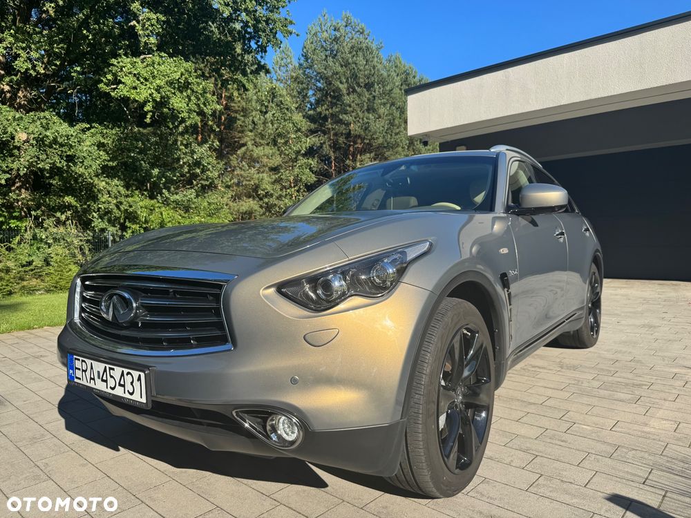 Infiniti QX70 - 13