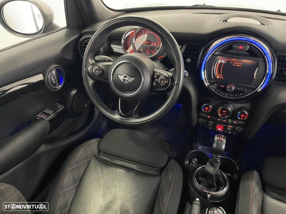 MINI 5 Portas Cooper D Aut. Seven - 21