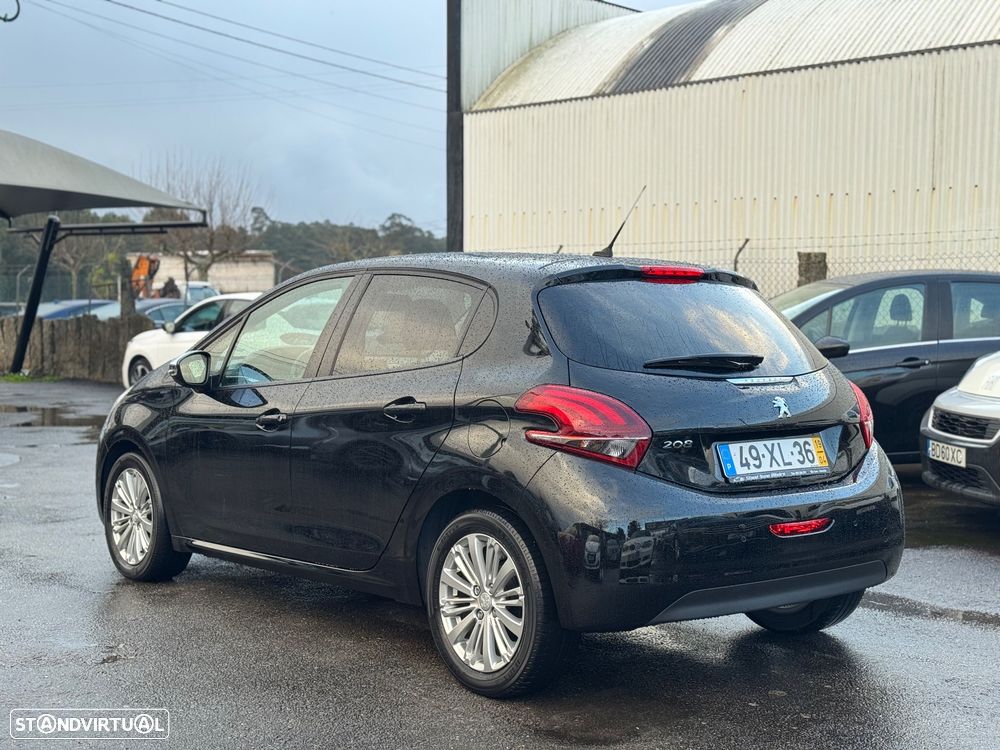 Peugeot 208 1.2 PureTech Signature - 8