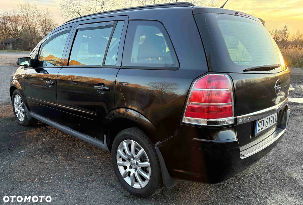 Opel Zafira 1.9 CDTI Essentia - 4