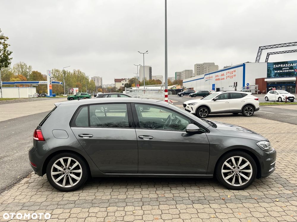 Volkswagen Golf - 6