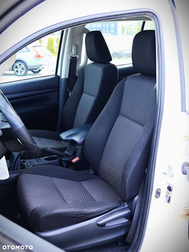 Toyota Hilux 2.4 D-4D Double Cab DLX 4x4 - 10