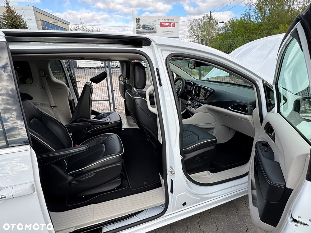 Chrysler Pacifica - 13
