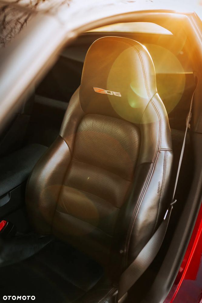 Chevrolet Corvette - 20