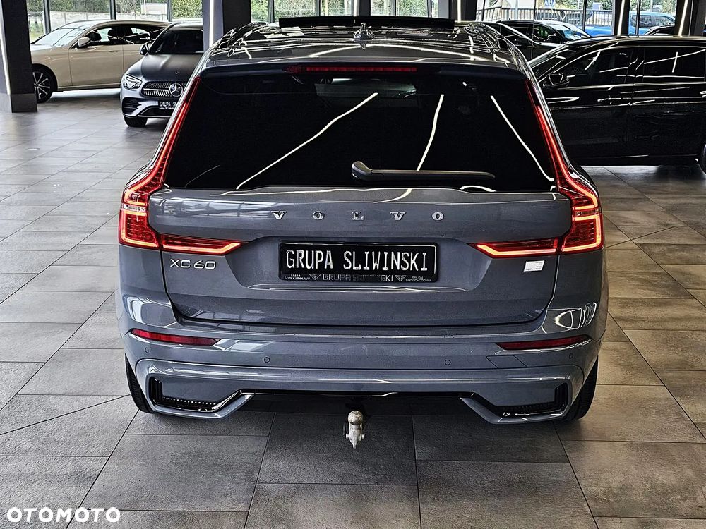 Volvo XC 60 T8 AWD Recharge Plus Black Edition - 8