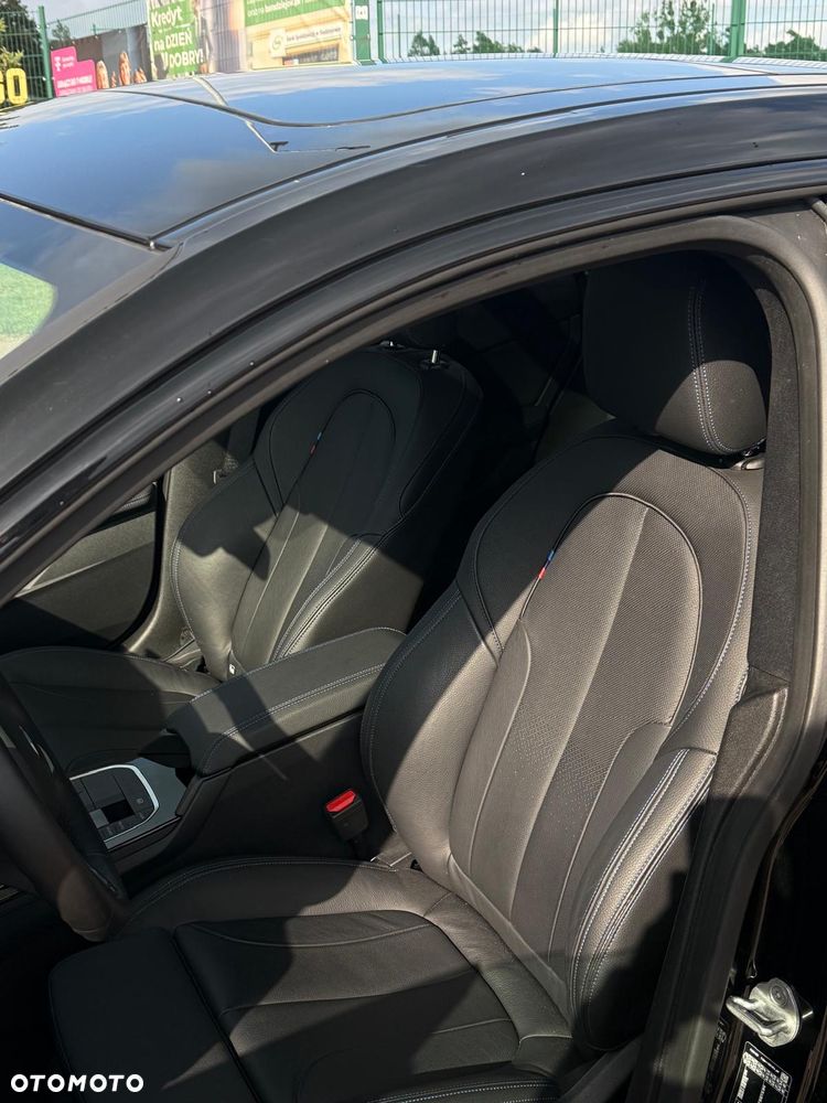 BMW Seria 2 220i Edition Colorvision - 11