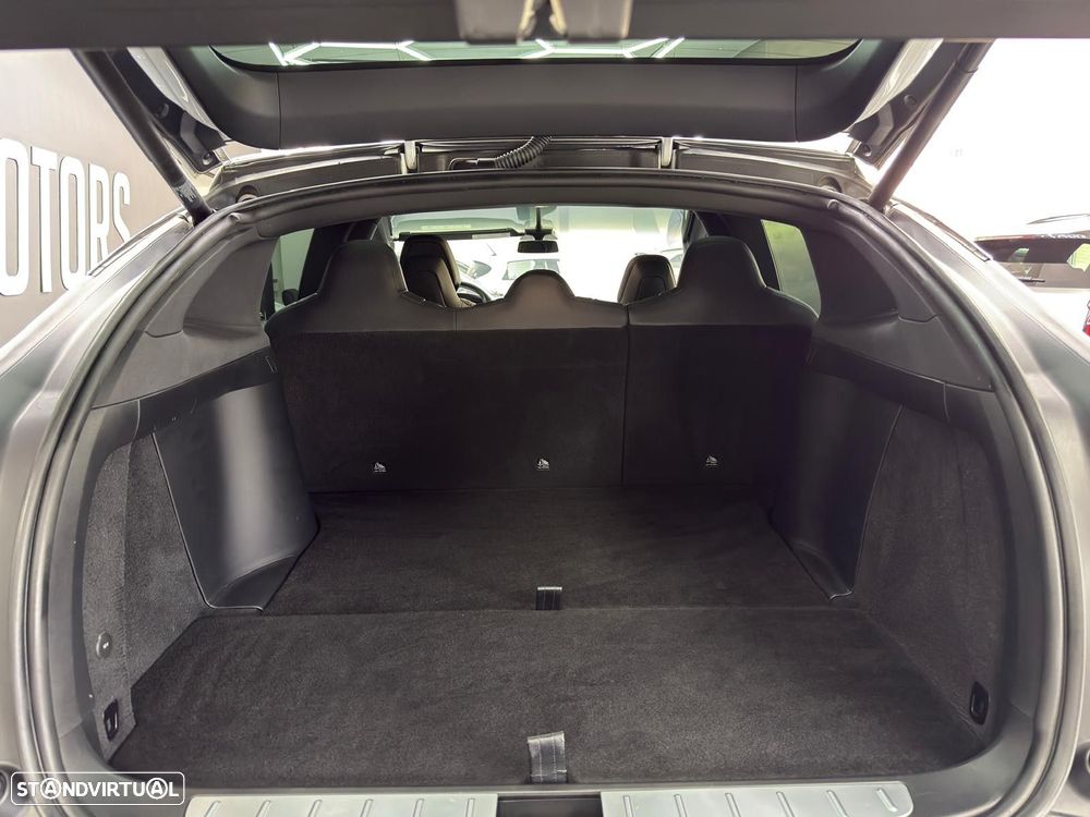 Tesla Model X - 32