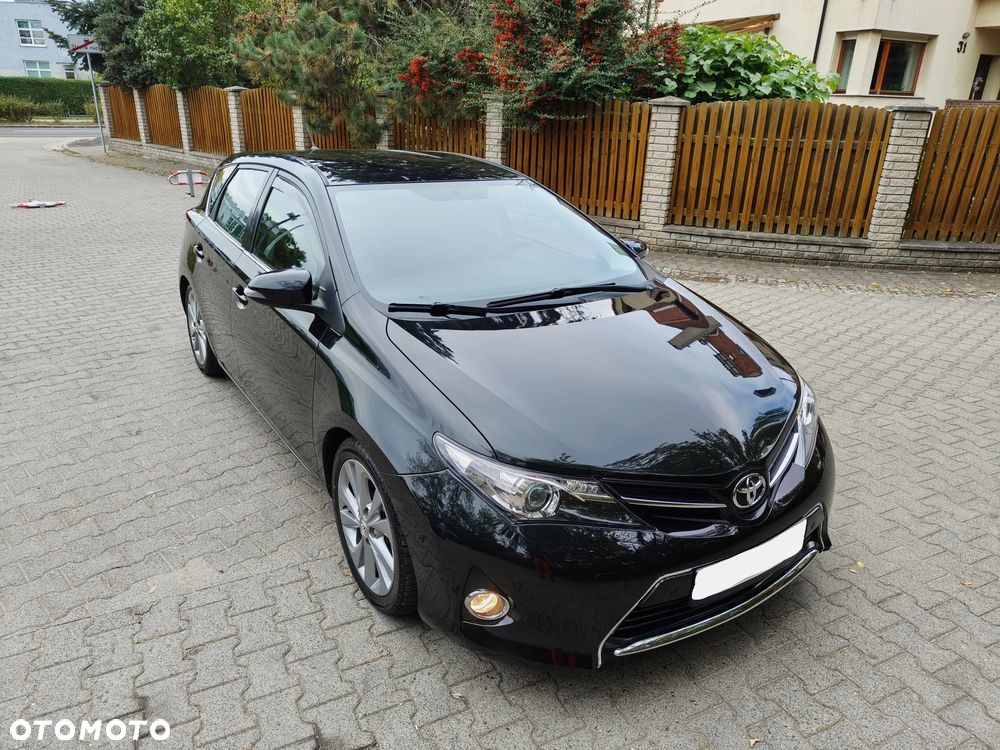 Toyota Auris 2013 photo 2