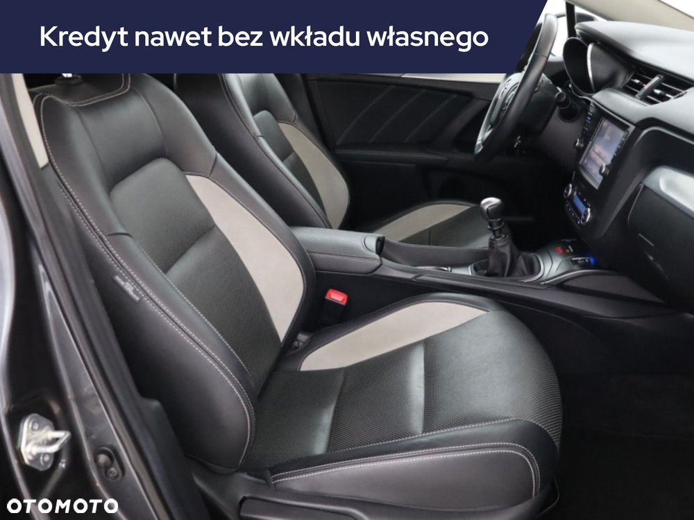 Toyota Avensis - 11