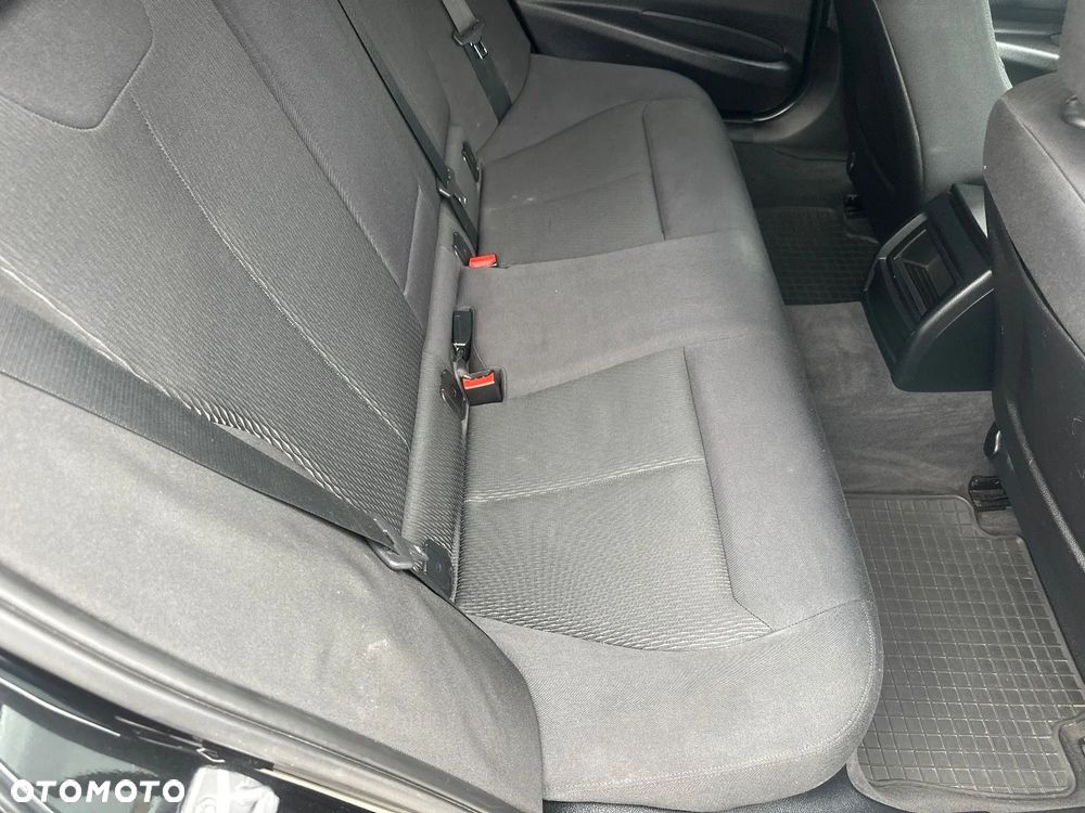 BMW Seria 3 318d - 18