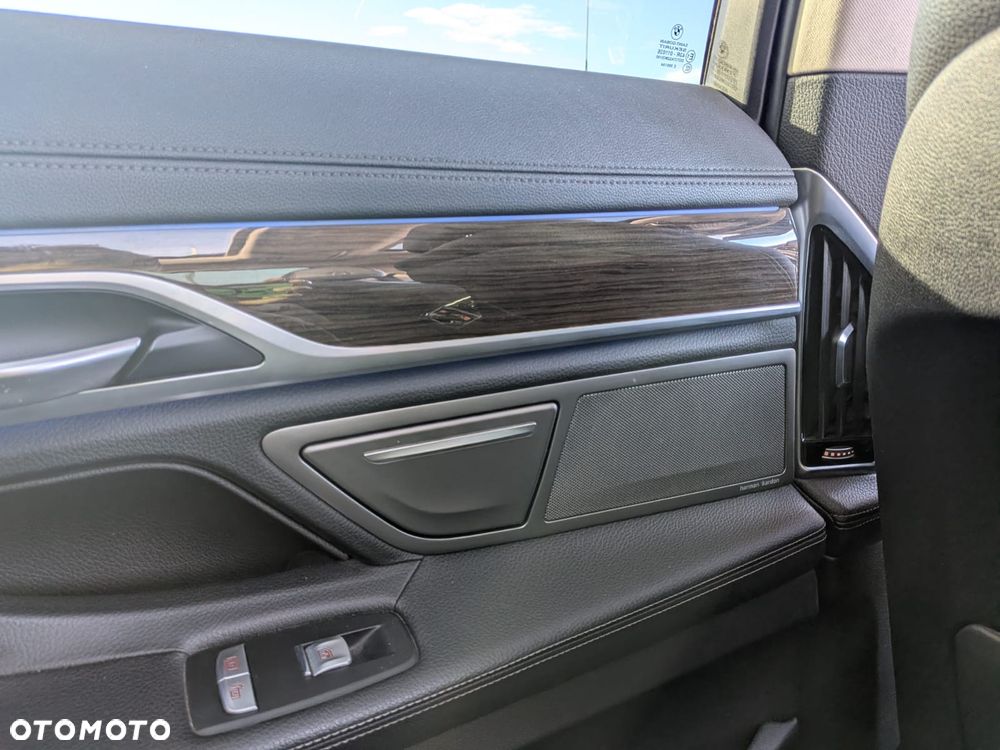 BMW Seria 7 740Li - 13