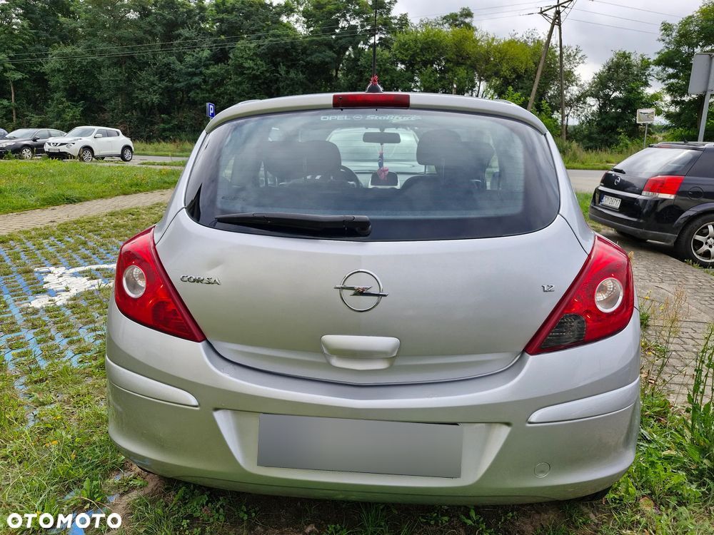 Opel Corsa 1.2 16V Cosmo - 2
