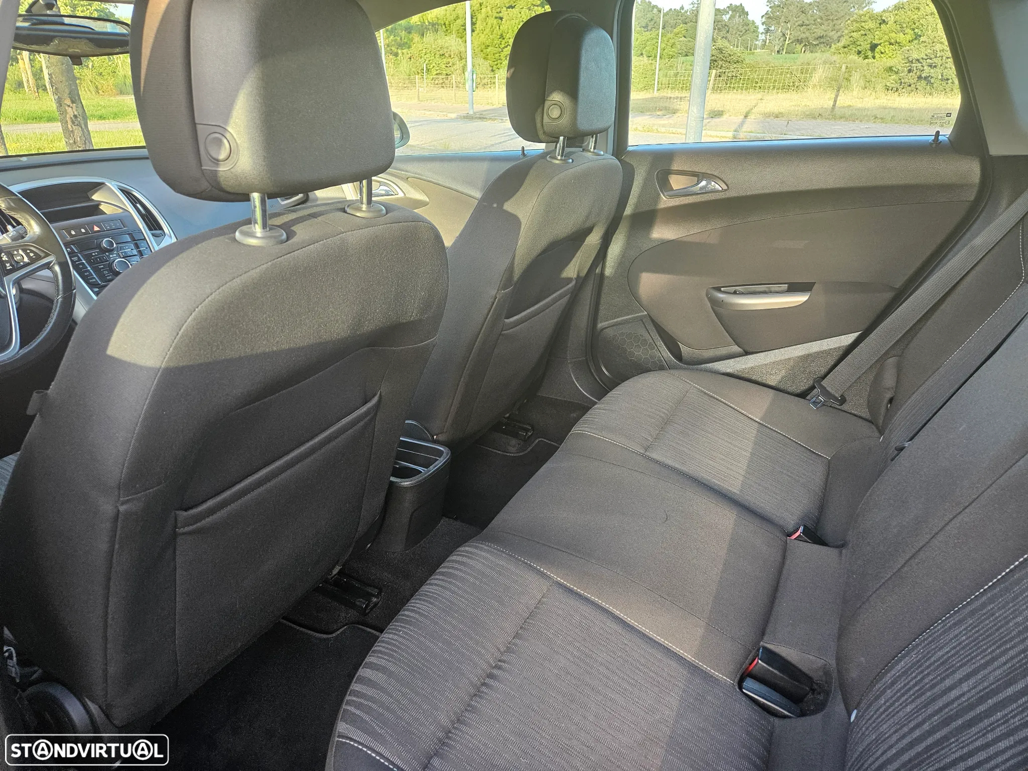 Opel Astra 1.4 Executive - 28