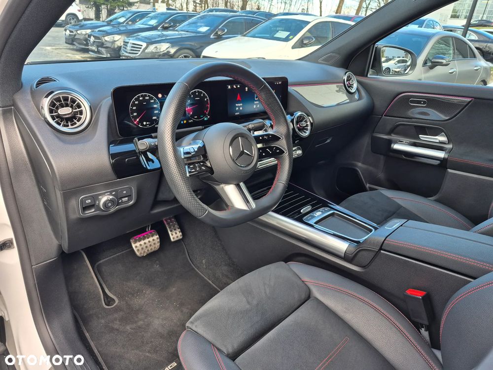 Mercedes-Benz GLA 200 AMG Line - 11