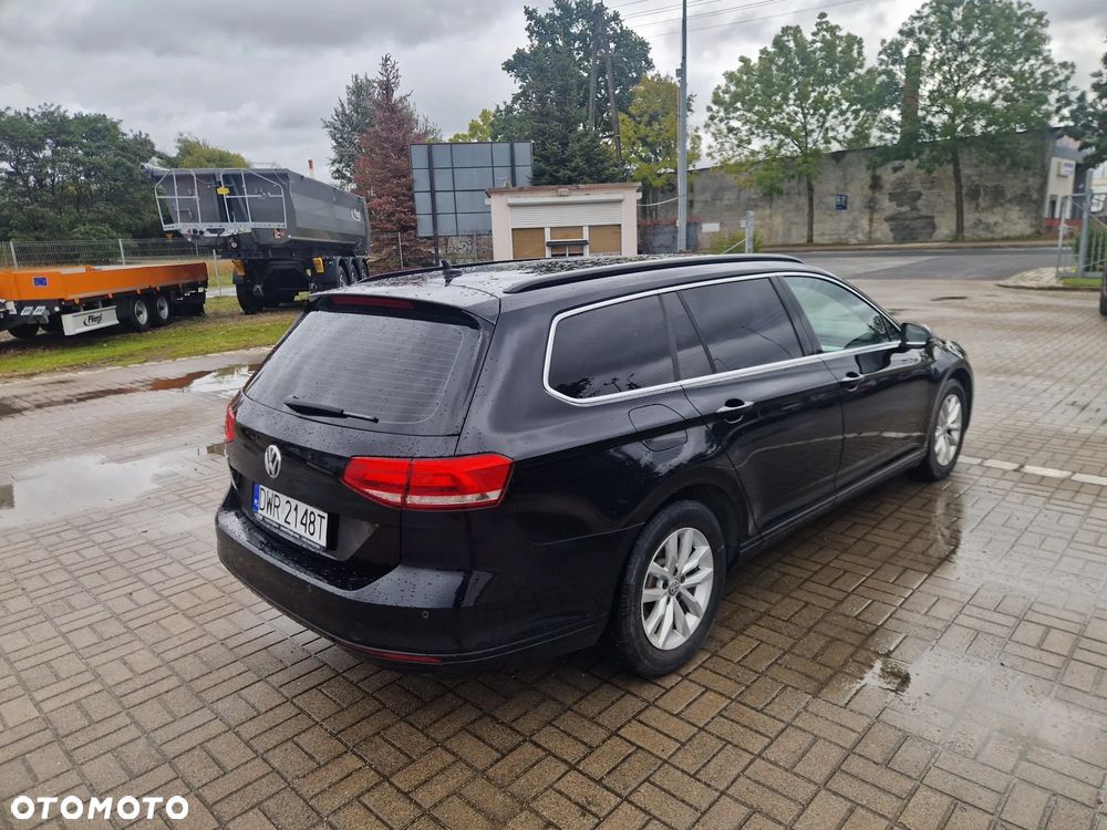 Volkswagen Passat - 4