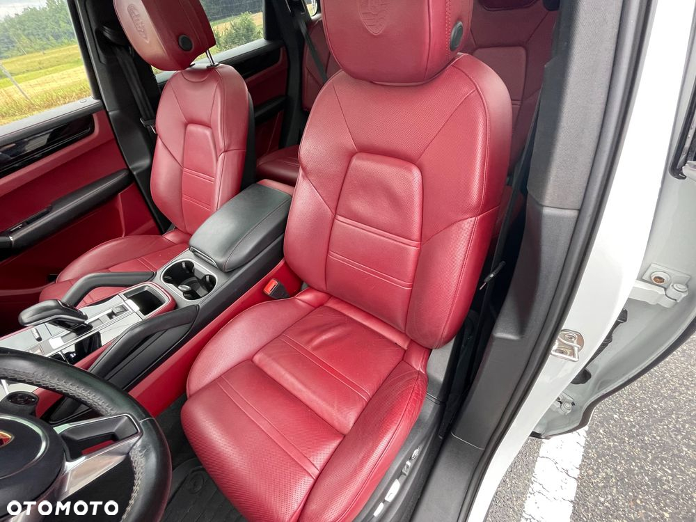 Porsche Cayenne Standard - 17