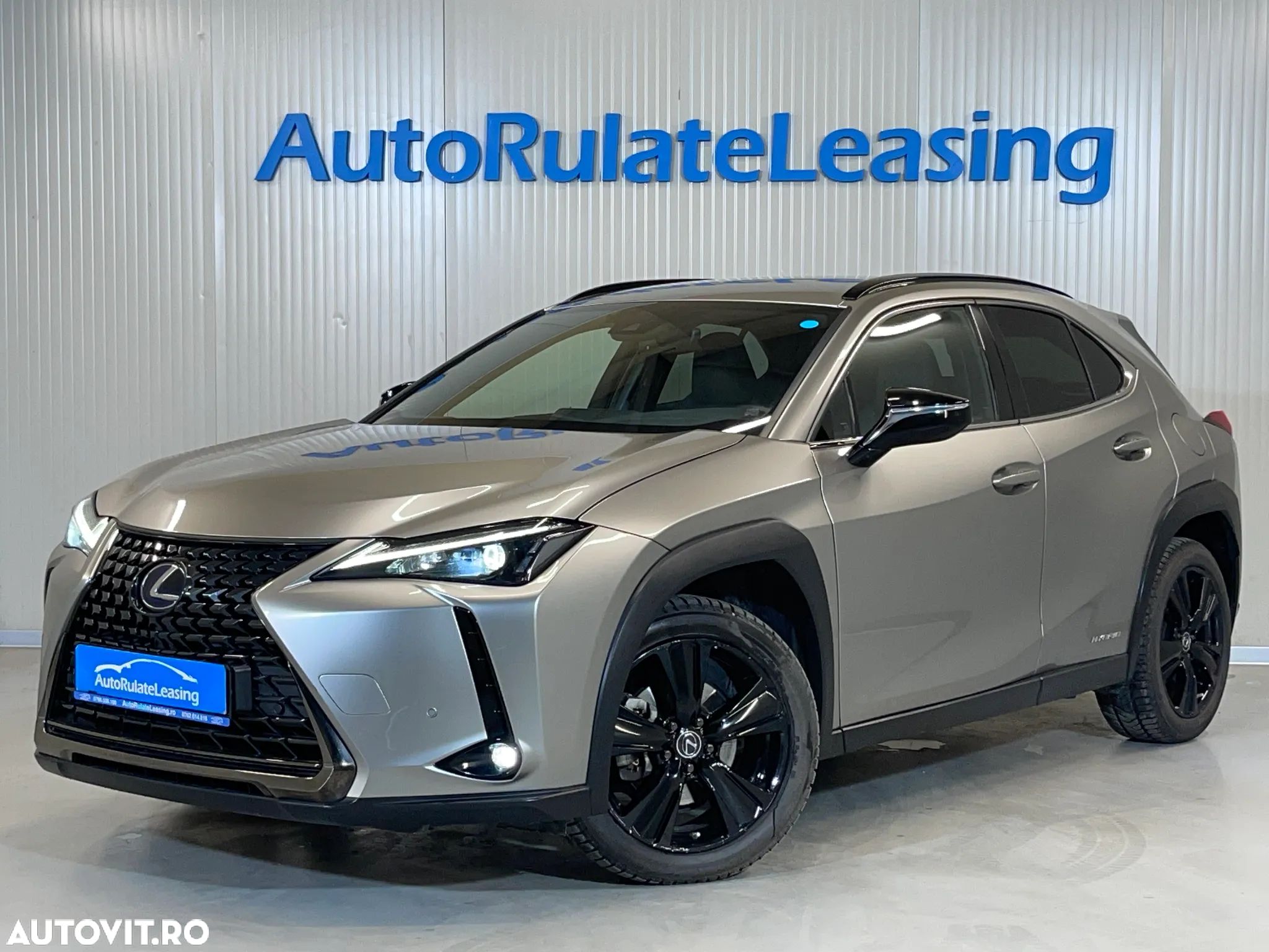 Lexus UX 250h 2.0L HEV 20H- (178 HP) 4X4 CVT Executive - 1