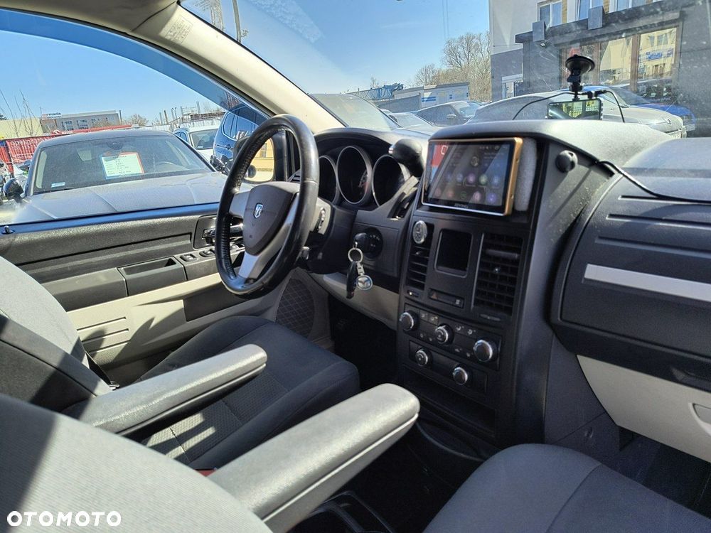 Dodge Caravan - 19