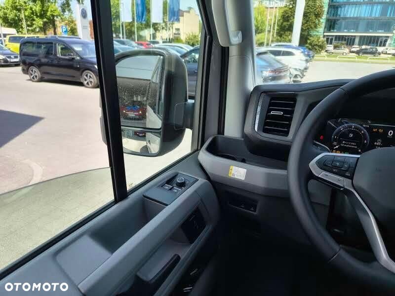 Volkswagen Crafter Grand California 600 silnik: 2,0 l TDI EU6 SCR BlueMotion Technology 130 kW skrzynia biegów: Przedni napęd automatyczna 8-biegowa rozstaw osi: 3640 mm - 21