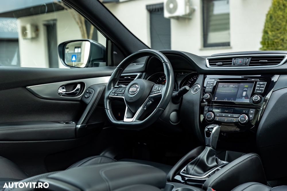 Nissan Qashqai 1.6 DCI Start/Stop X-TRONIC Tekna - 17