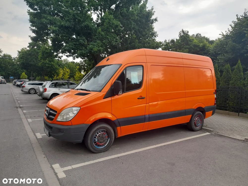 Mercedes-Benz Sprinter - 1