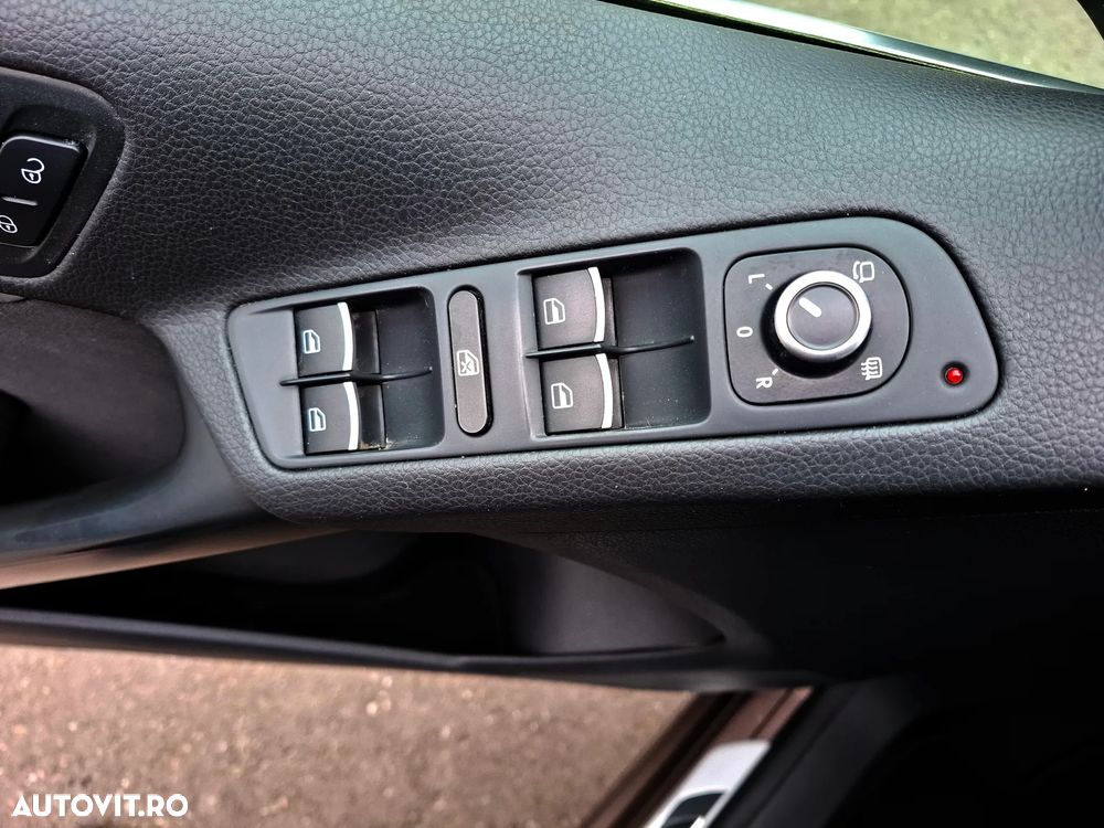 Volkswagen Tiguan 2.0 TDI SCR BlueMotion Technology Lounge Sport & Style - 14