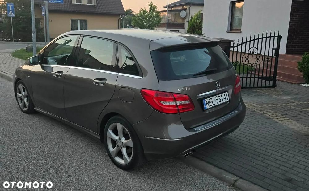 Mercedes-Benz Klasa B 180 CDI (BlueEFFICIENCY) 7G-DCT - 6