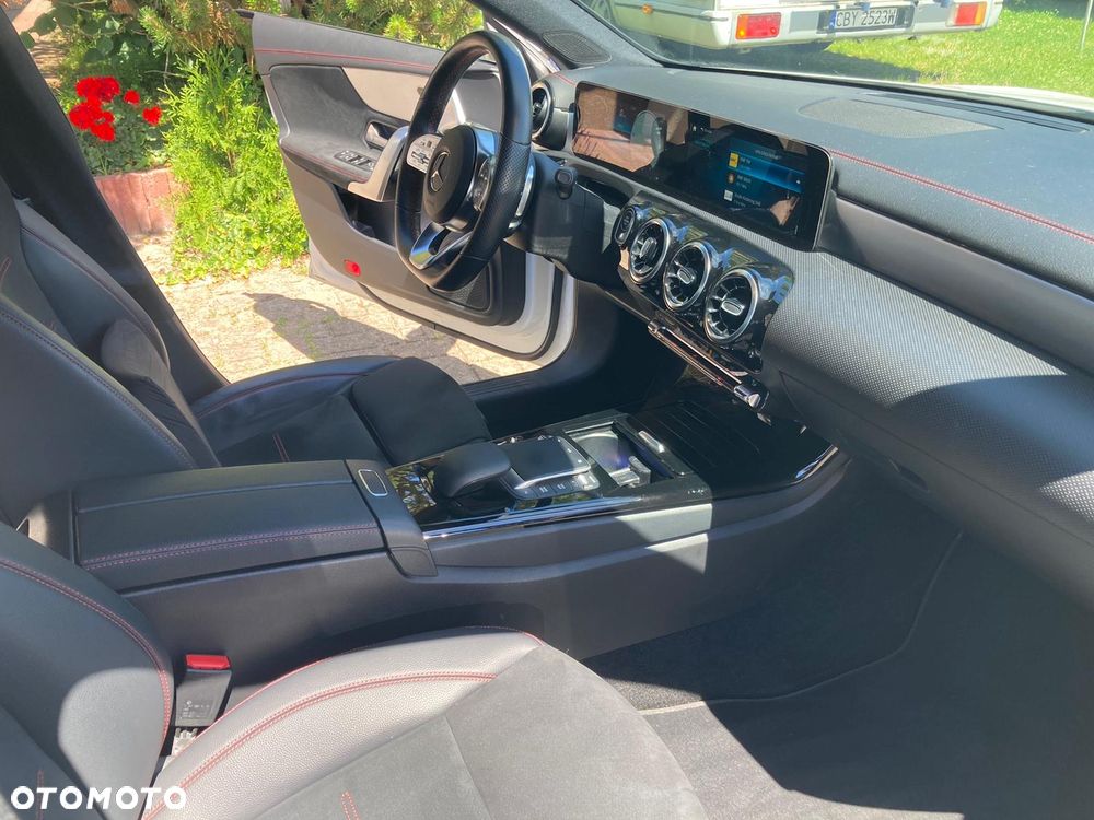Mercedes-Benz CLA 250 AMG Line 7G-DCT - 3