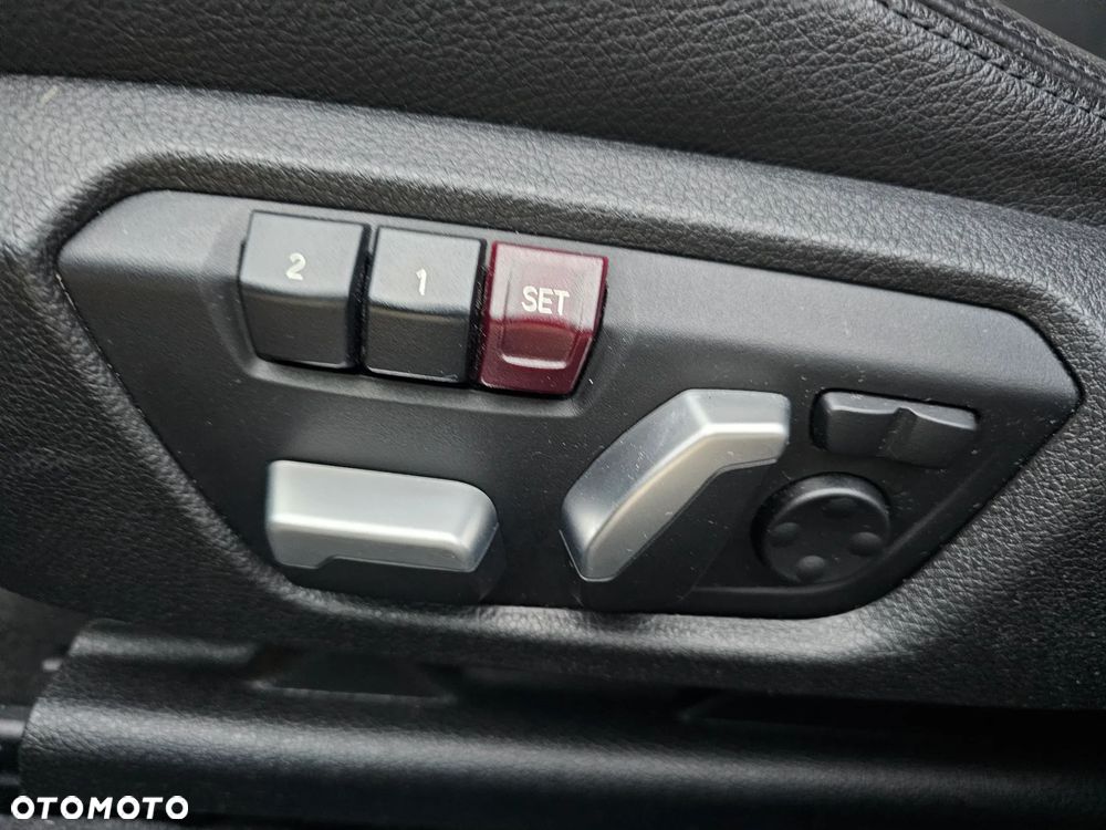 BMW Seria 3 320d xDrive Edition M Sport Shadow - 28