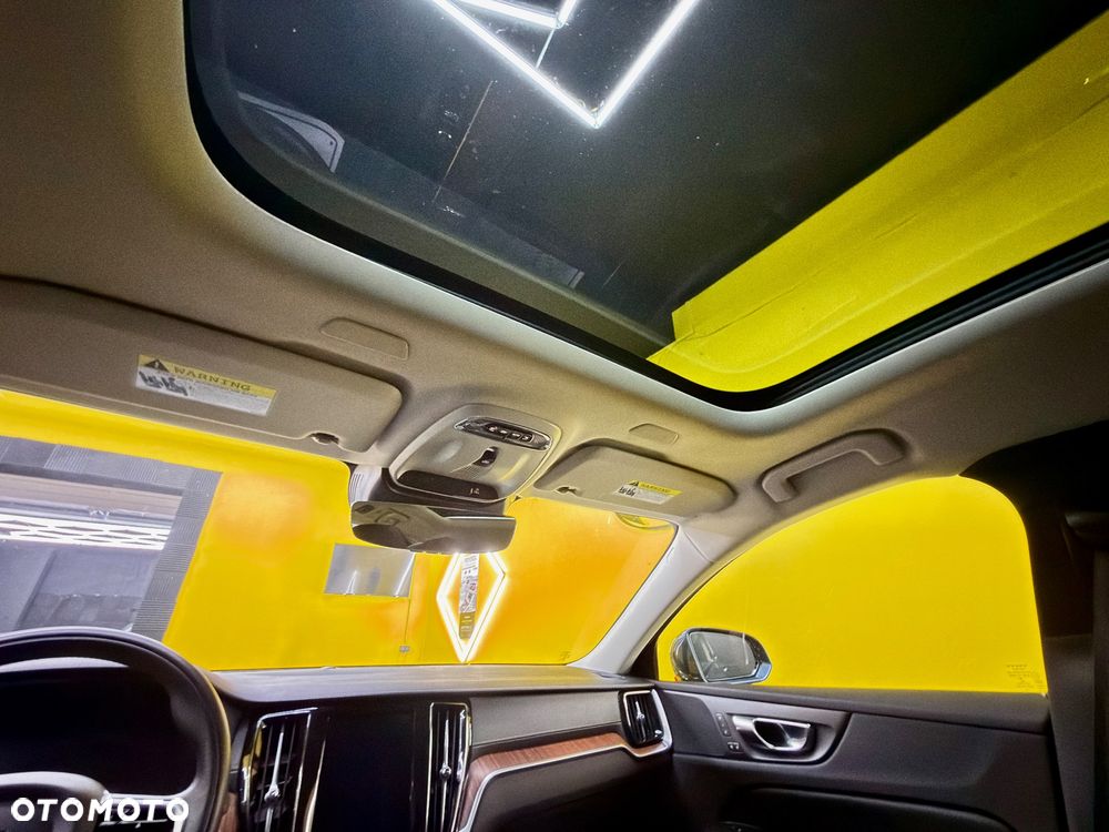 Volvo V60 Cross Country T5 AWD Geartronic - 17