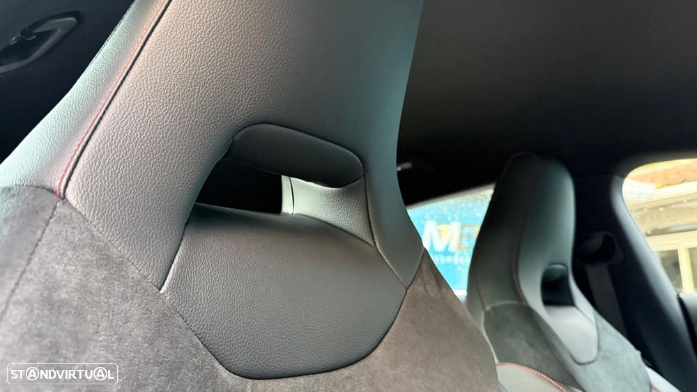 Mercedes-Benz CLA 250 e Shooting Brake AMG Line - 23