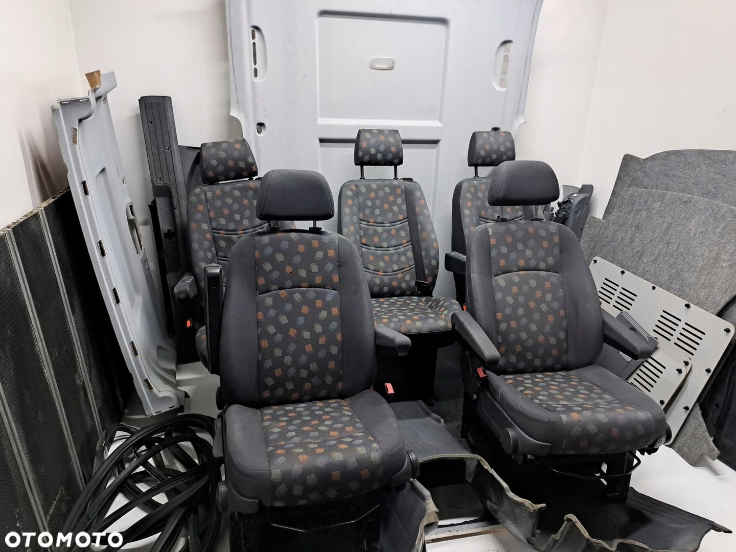 MERCEDES VITO 639 FOTELE WNĘTRZE 5 OSOBOWE KOMPLETNE - 2