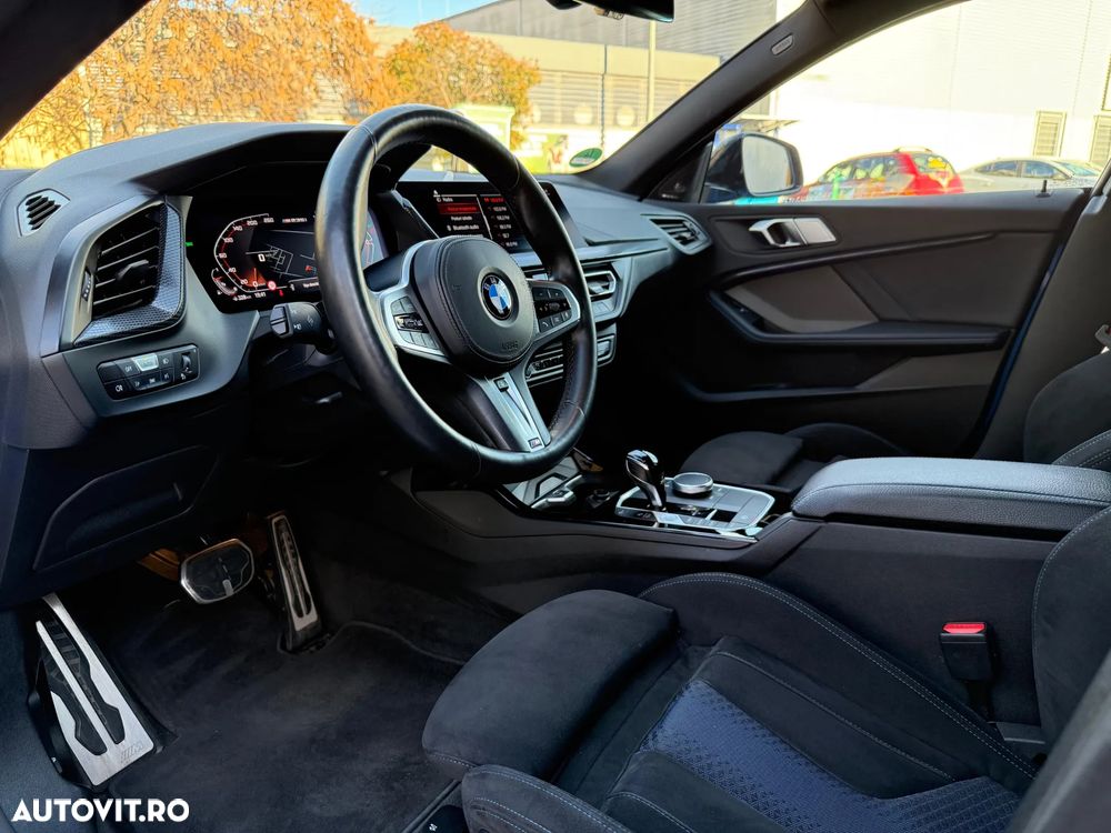 BMW M2 M235i xDrive - 32