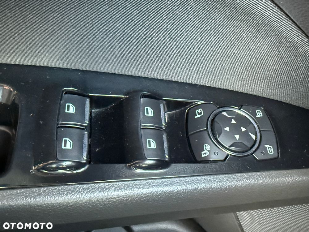 Ford Mondeo SW 1.5 EcoBoost S&S Titanium - 25