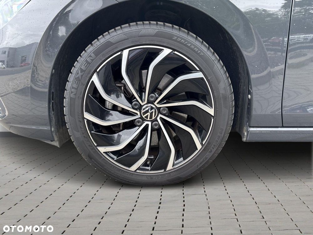 Volkswagen Golf - 22