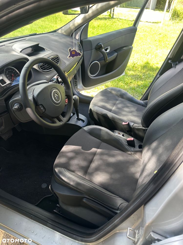 Renault Clio - 23