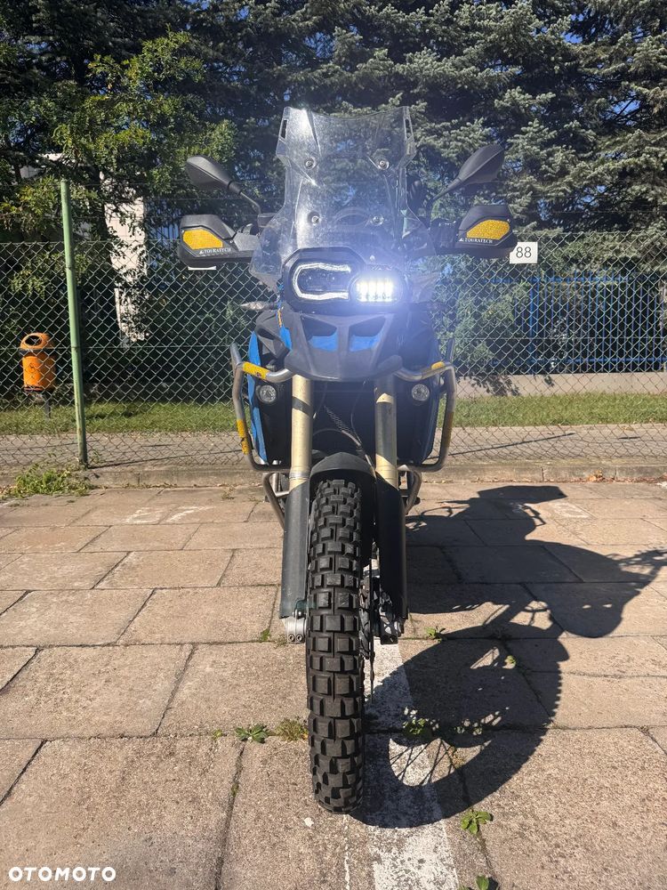 BMW F - 5