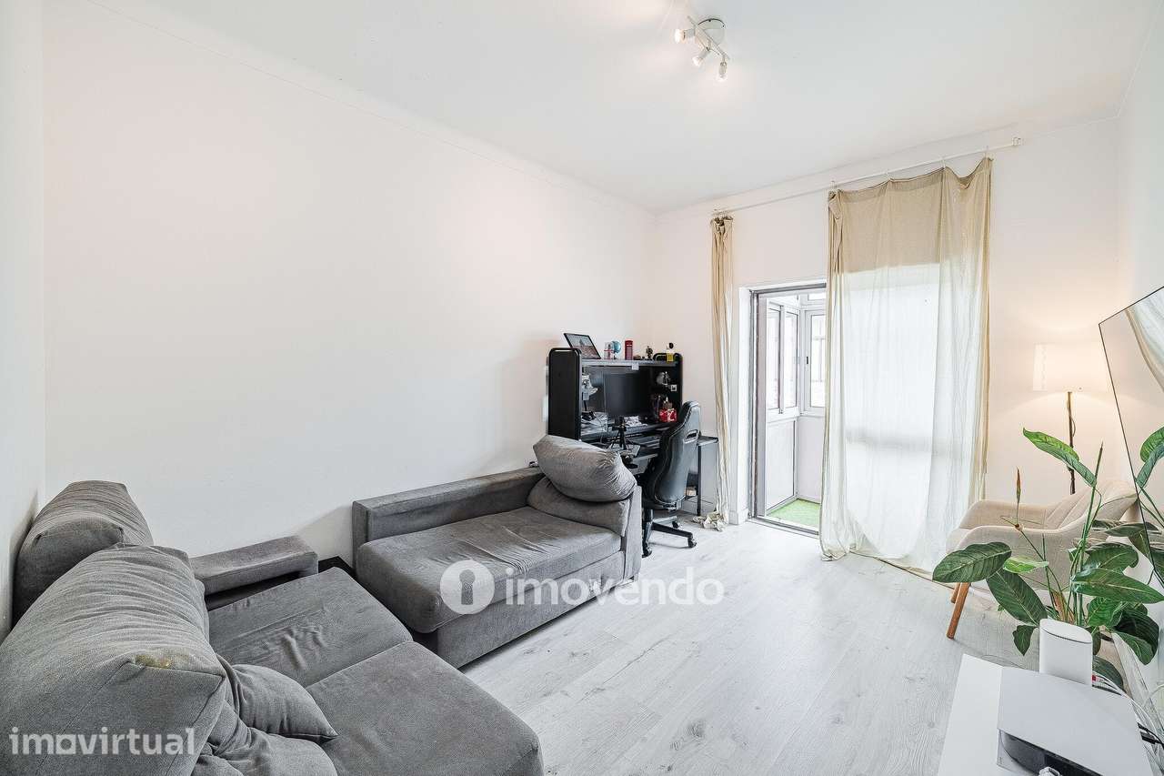 Apartamento T2 no centro do Lavradio - Grande imagem: 2/41