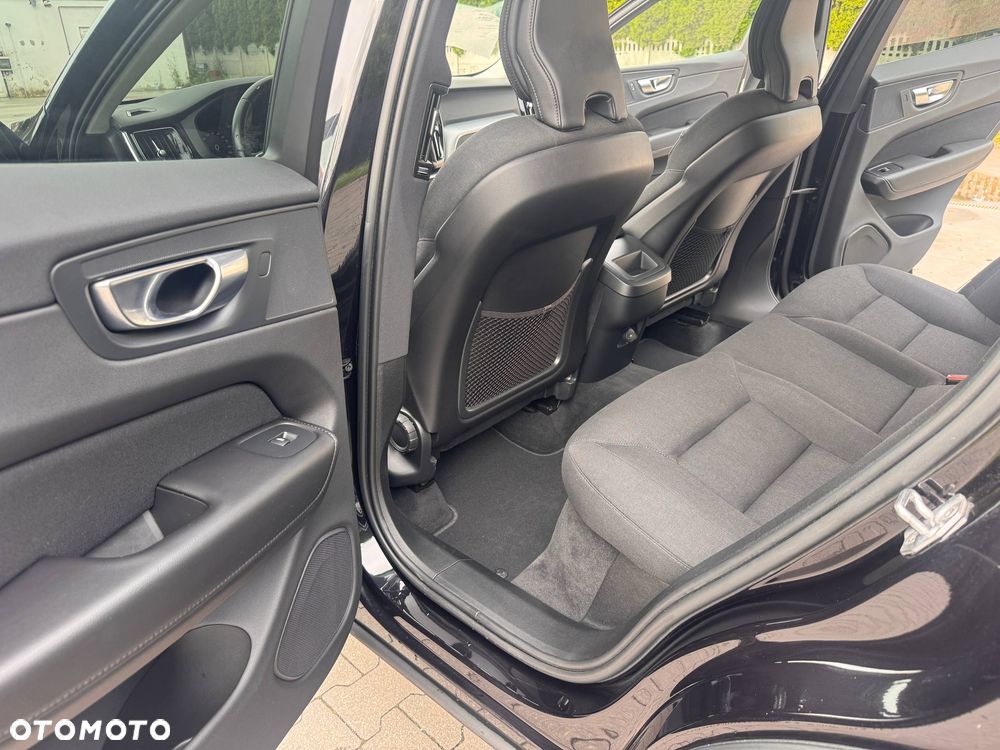 Volvo XC 60 B4 D AWD Geartronic Momentum Pro - 13