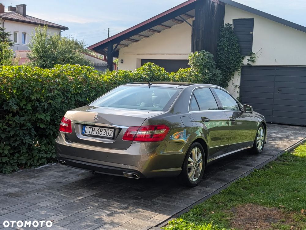 Mercedes-Benz Klasa E 220 CDI BlueEff Avantgarde - 3