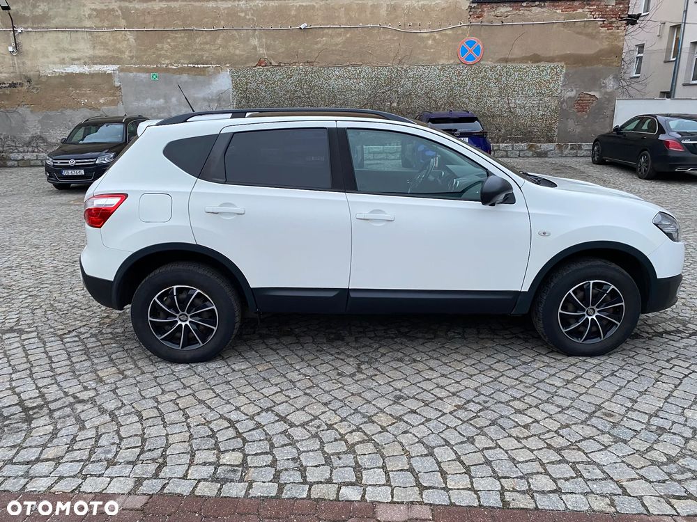 Nissan Qashqai 2.0 4x4 360 - 6