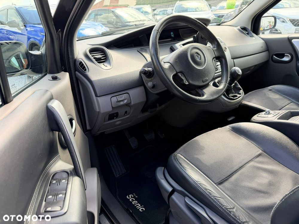 Renault Scenic 2.0 16V Privilege - 11