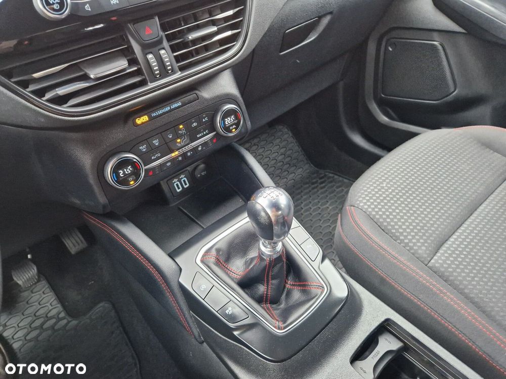 Ford Kuga 1.5 EcoBoost FWD ST-Line - 17