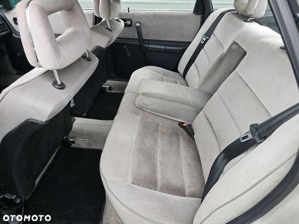 Audi 100 1.8 - 12